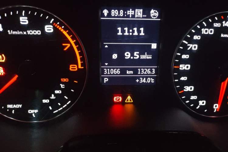 Used Audi Q2L 2022 35 TFSI Fashion Dynamic Model Odometer Close Up