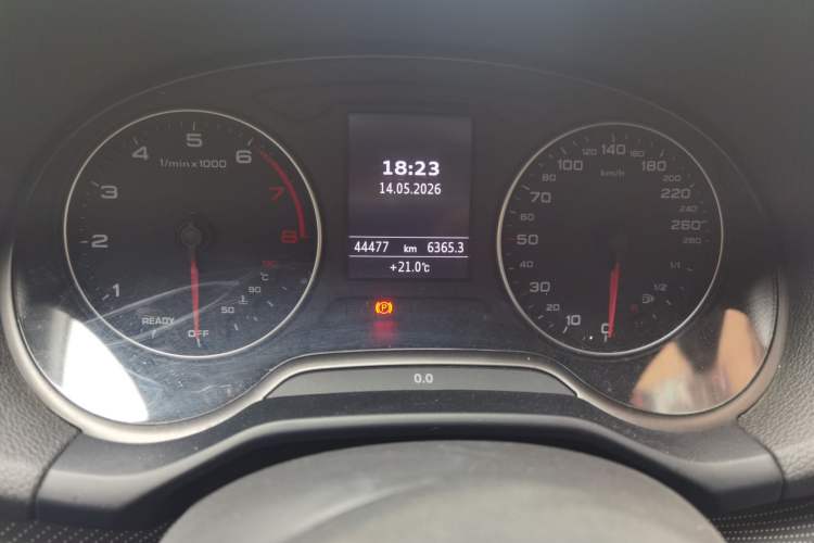 Used Audi Q2L 2022 35 TFSI Progressive Dynamic Edition Odometer Close Up