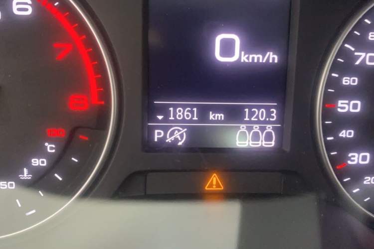 Used Audi Q2L 2022 35 TFSI Advanced Style Edition Odometer Close Up