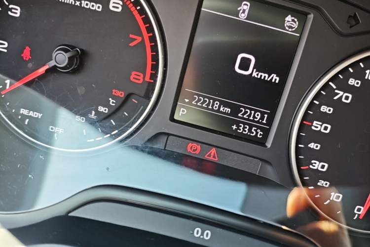 Used Audi Q2L 2022 35 TFSI Progressive Dynamic Edition Odometer Close Up
