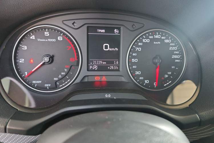 Used Audi Q2L 2022 35 TFSI Progressive Dynamic Edition Odometer Close Up