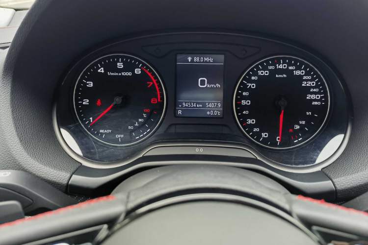 Used Audi Q2L 2022 35 TFSI Progressive Dynamic Edition Odometer Close Up