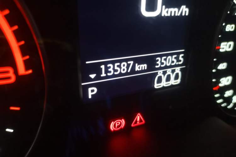 Used Audi Q2L 2022 35 TFSI Advanced Style Edition Odometer Close Up