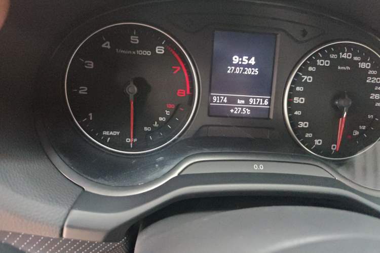 Used Audi Q2L 2022 35 TFSI Progressive Dynamic Edition Odometer Close Up