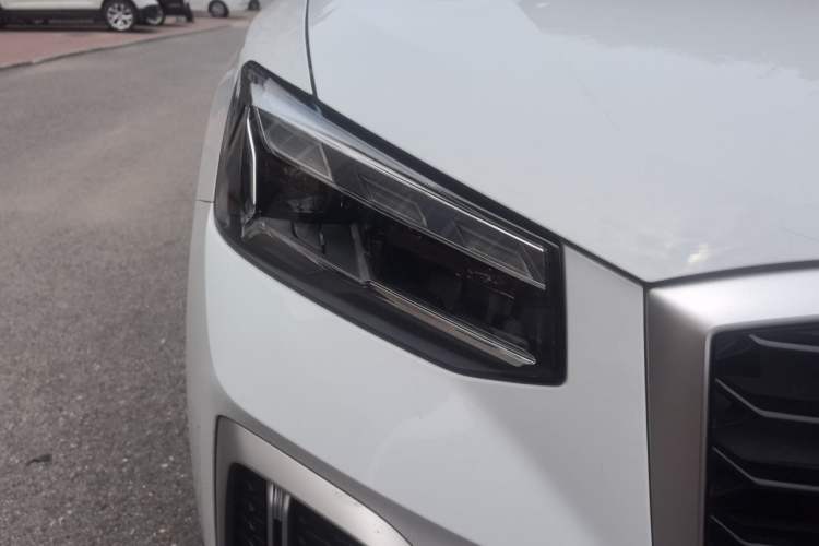 Used Audi Q2L 2022 35 TFSI Fashionable and Elegant Model Right Front Headlight