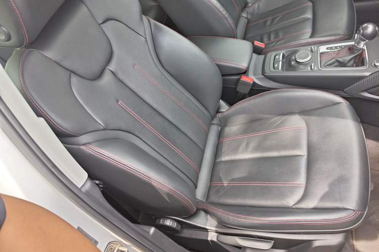 Used Audi Q2L 2022 35 TFSI Progressive Dynamic Edition Right Front Seat