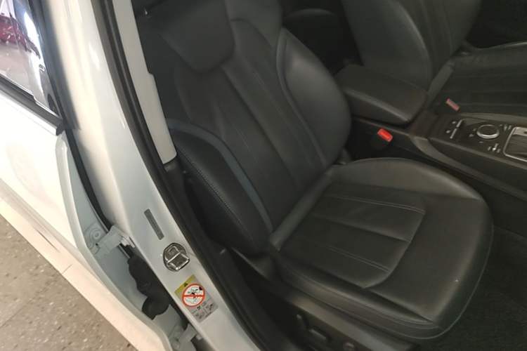 Used Audi Q2L 2022 35 TFSI Fashionable and Elegant Model Right Front Seat