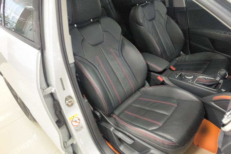 Used Audi Q2L 2022 35 TFSI Progressive Dynamic Edition Right Front Seat