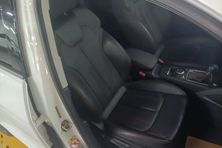 Used Audi Q2L 2022 35 TFSI Progressive Dynamic Edition Right Front Seat