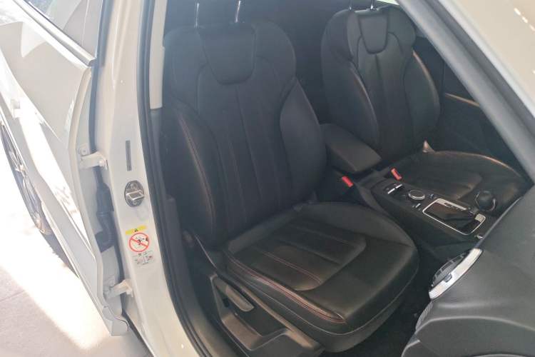 Used Audi Q2L 2022 35 TFSI Progressive Dynamic Edition Right Front Seat