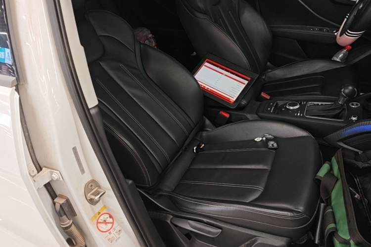 Used Audi Q2L 2022 35 TFSI Advanced Style Edition Right Front Seat
