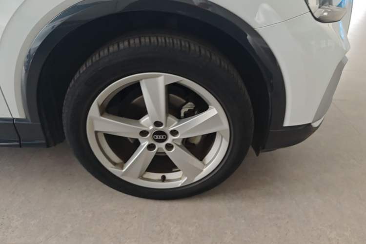 Used Audi Q2L 2022 35 TFSI Advanced Style Edition Right Front Wheel Hub