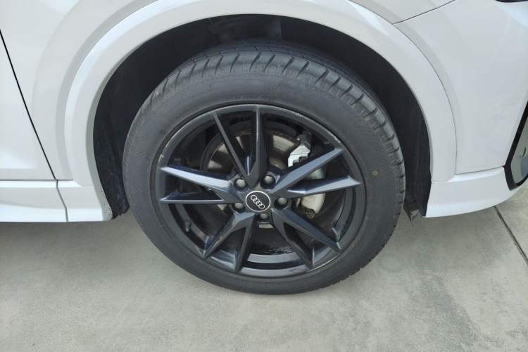 Used Audi Q2L 2022 35 TFSI Progressive Dynamic Edition Right Front Wheel Hub