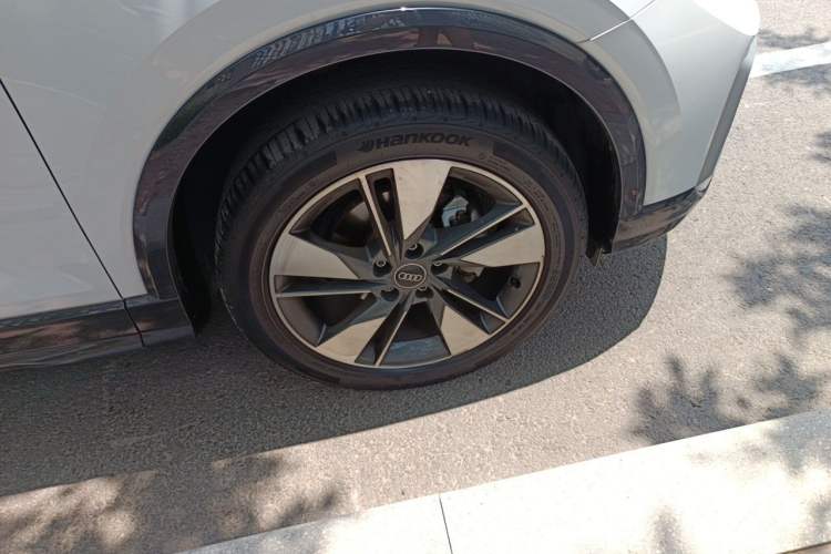 Used Audi Q2L 2022 35 TFSI Fashionable and Elegant Model Right Front Wheel Hub