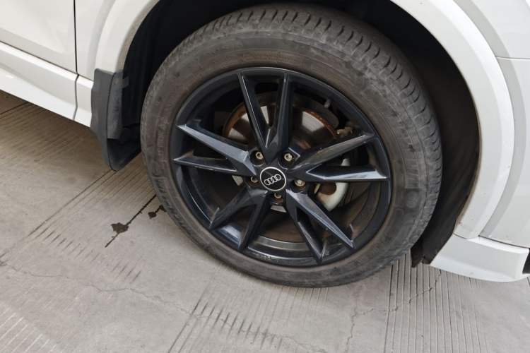 Used Audi Q2L 2022 35 TFSI Progressive Dynamic Edition Right Front Wheel Hub