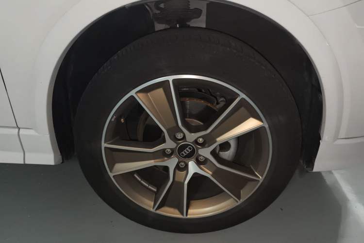 Used Audi Q2L 2022 35 TFSI Fashion Dynamic Model Right Front Wheel Hub