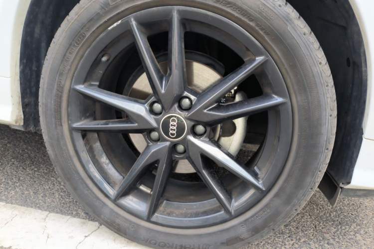 Used Audi Q2L 2022 35 TFSI Progressive Dynamic Edition Right Front Wheel Hub