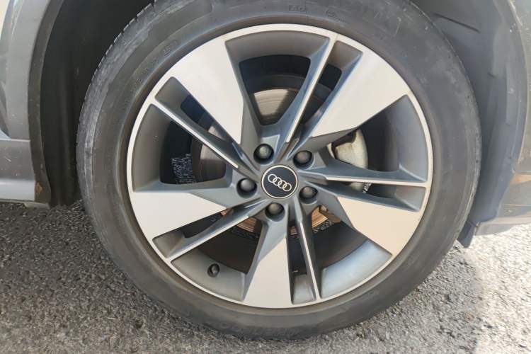 Used Audi Q2L 2022 35 TFSI Fashionable and Elegant Model Right Front Wheel Hub
