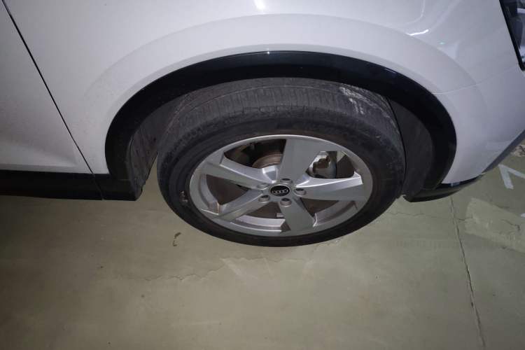Used Audi Q2L 2022 35 TFSI Advanced Style Edition Right Front Wheel Hub