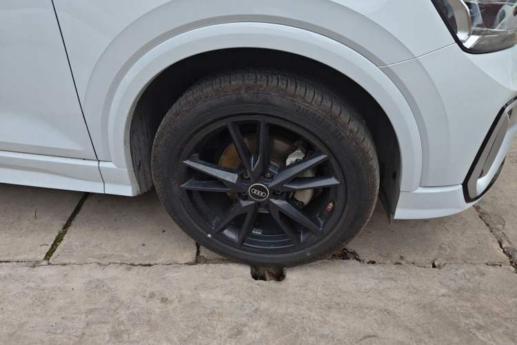Used Audi Q2L 2022 35 TFSI Progressive Dynamic Edition Right Front Wheel Hub