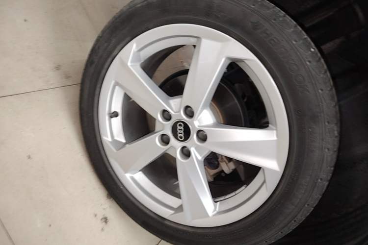 Used Audi Q2L 2022 35 TFSI Advanced Style Edition Right Rear Wheel Hub