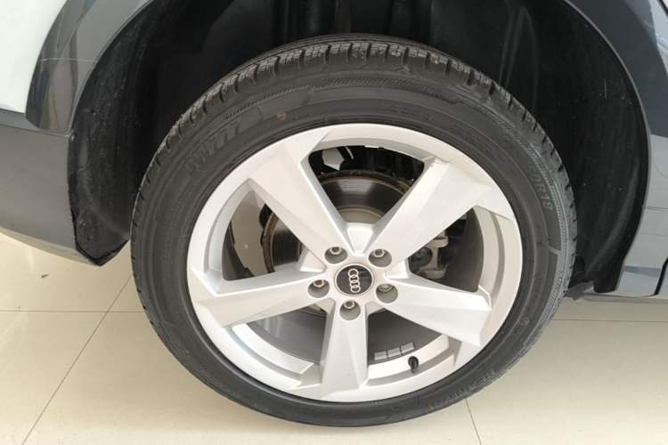 Used Audi Q2L 2022 35 TFSI Advanced Style Edition Right Rear Wheel Hub