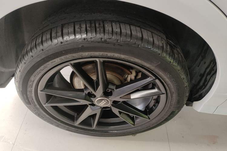 Used Audi Q2L 2022 35 TFSI Progressive Dynamic Edition Right Rear Wheel Hub