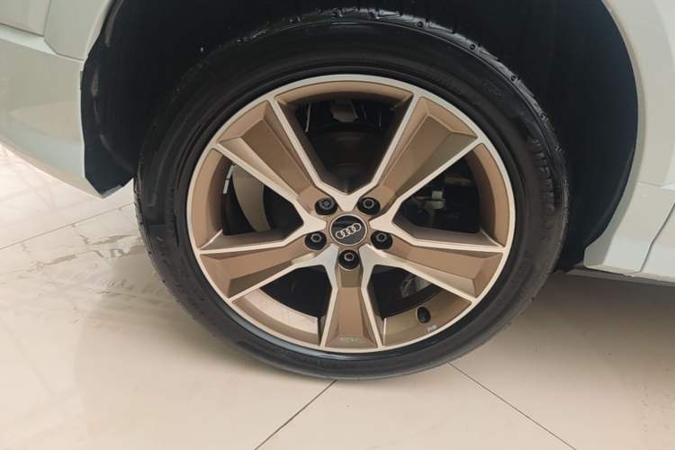 Used Audi Q2L 2022 35 TFSI Fashion Dynamic Model Right Rear Wheel Hub