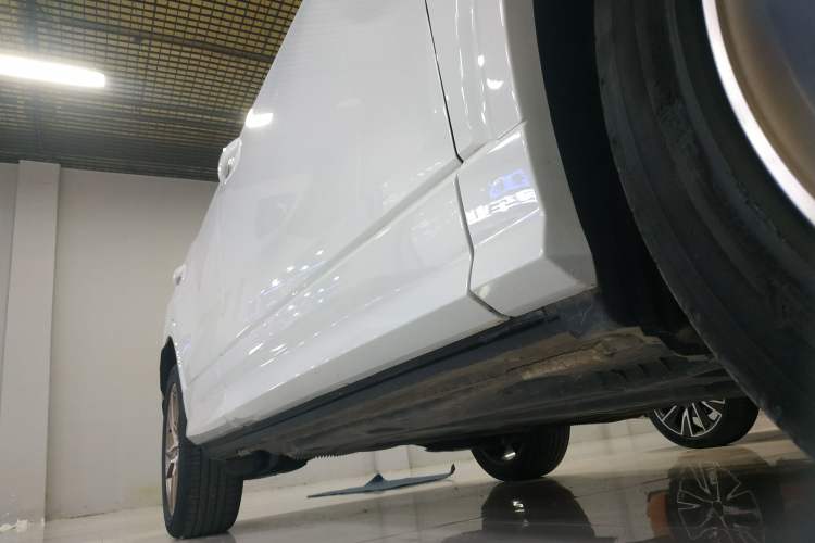 Used Audi Q2L 2022 35 TFSI Fashion Dynamic Model Right Side Sill