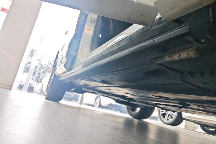 Used Audi Q2L 2022 35 TFSI Progressive Dynamic Edition Right Side Sill