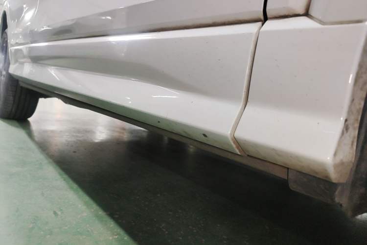 Used Audi Q2L 2022 35 TFSI Progressive Dynamic Edition Right Side Sill