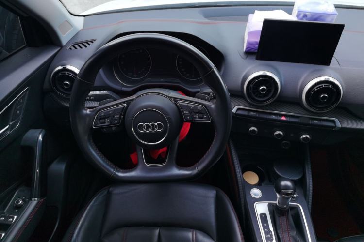 Used Audi Q2L 2022 35 TFSI Progressive Dynamic Edition Steering Wheel