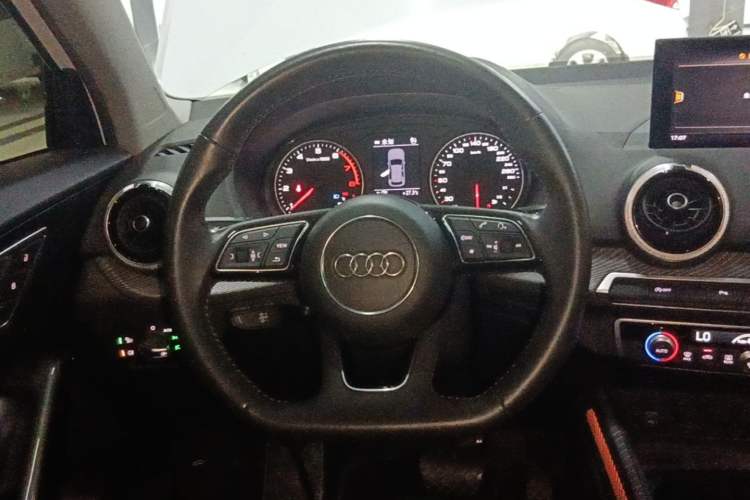 Used Audi Q2L 2022 35 TFSI Fashion Dynamic Model Steering Wheel