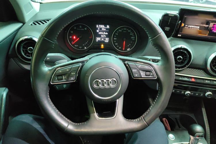 Used Audi Q2L 2022 35 TFSI Fashion Dynamic Model Steering Wheel