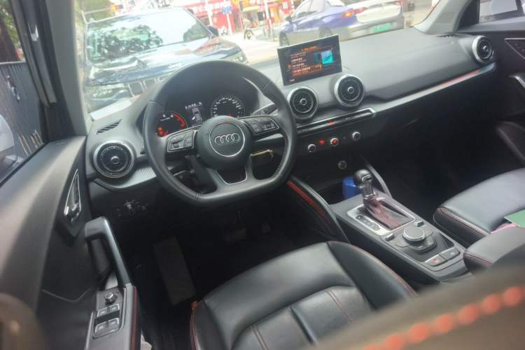 Used Audi Q2L 2022 35 TFSI Progressive Dynamic Edition Steering Wheel