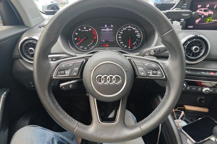 Used Audi Q2L 2022 35 TFSI Fashionable and Elegant Model Steering Wheel