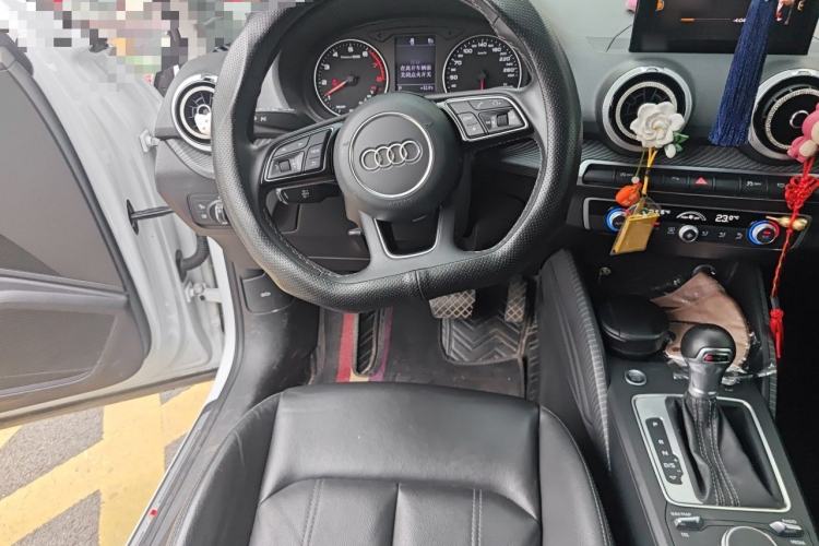 Used Audi Q2L 2022 35 TFSI Fashion Dynamic Model Steering Wheel