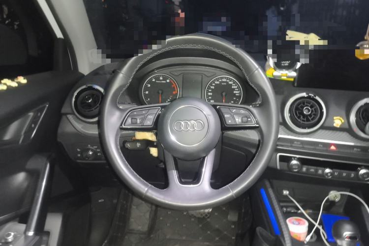 Used Audi Q2L 2022 35 TFSI Fashionable and Elegant Model Steering Wheel