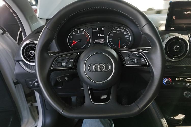 Used Audi Q2L 2022 35 TFSI Fashion Dynamic Model Steering Wheel