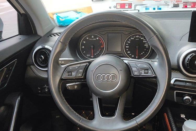 Used Audi Q2L 2022 35 TFSI Fashionable and Elegant Model Steering Wheel