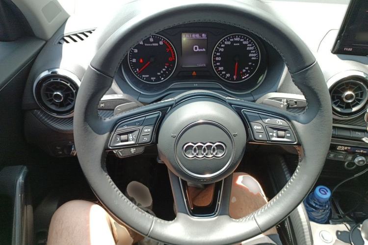 Used Audi Q2L 2022 35 TFSI Fashionable and Elegant Model Steering Wheel