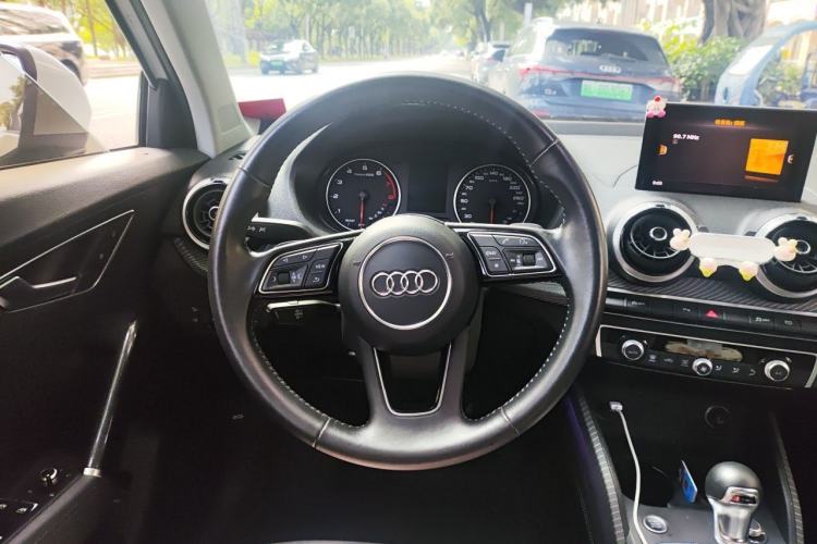 Used Audi Q2L 2022 35 TFSI Fashionable and Elegant Model Steering Wheel