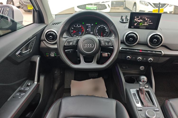Used Audi Q2L 2022 35 TFSI Progressive Dynamic Edition Steering Wheel