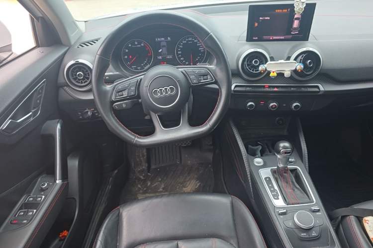 Used Audi Q2L 2022 35 TFSI Progressive Dynamic Edition Steering Wheel