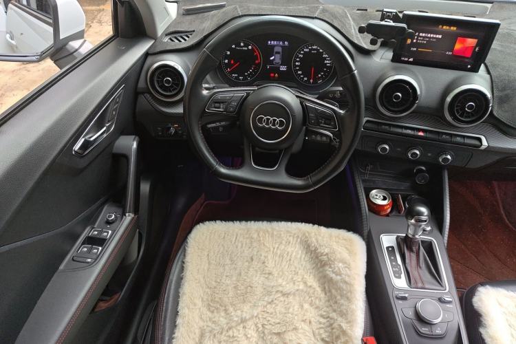 Used Audi Q2L 2022 35 TFSI Progressive Dynamic Edition Steering Wheel