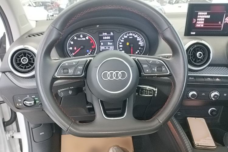 Used Audi Q2L 2022 35 TFSI Progressive Dynamic Edition Steering Wheel