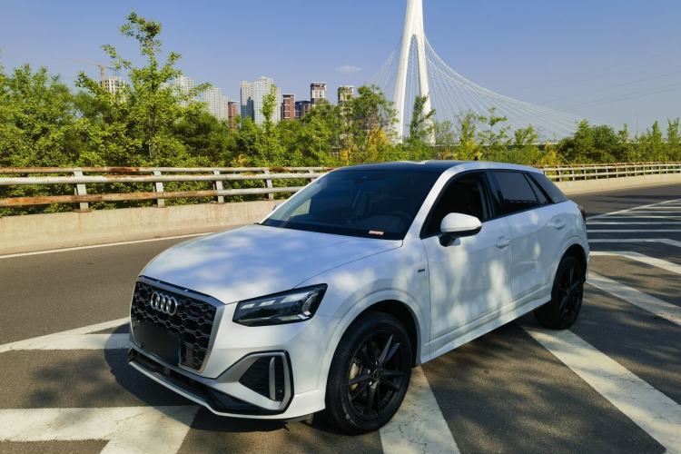 Used Audi Q2L 2022 35 TFSI Progressive Dynamic Edition Guazi used car, China used car export, Used car for sale, Used cars, Cheapest cars for sale