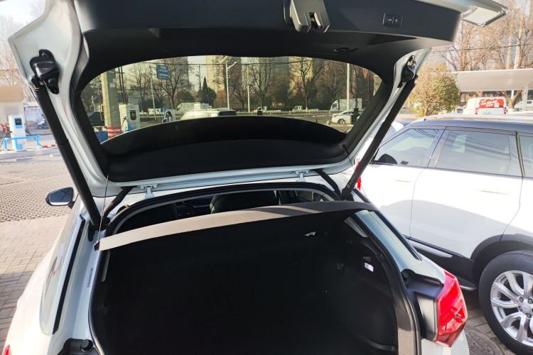 Used Audi Q2L 2022 35 TFSI Fashionable and Elegant Model Trunk