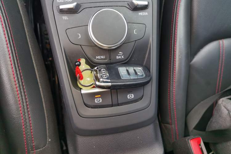 Used Audi Q2L 2022 35 TFSI Progressive Dynamic Edition Vehicle Key