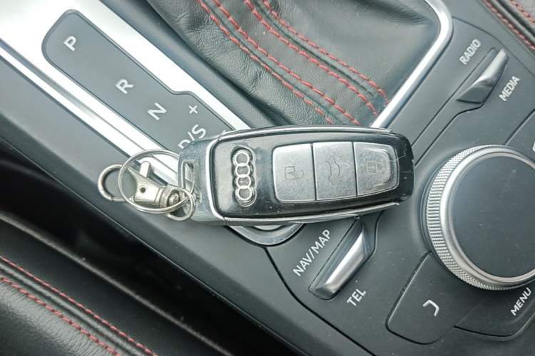 Used Audi Q2L 2022 35 TFSI Progressive Dynamic Edition Vehicle Key